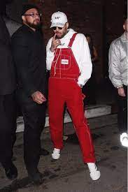Chris brown and royalty chris brown style breezy chris brown chris brown outfits big sean christopher maurice brown rita ora chris brown fotos ryan gosling. Chris Brown Pause Online Men S Fashion Street Style Fashion News Streetwear
