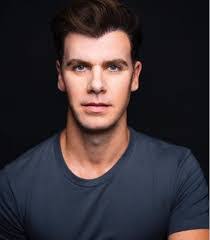 Mike Coward's Instagram, Twitter & Facebook