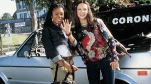 Cartel promocional de Scary Movie 6 con Anna Faris y Regina Hall