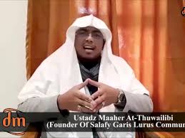 Ustadz maaher ditahan di rutan bareskrim polri setelah menjadi tersangka kasus ujaran kebencian di media sosial. Kesusahan Karena Corona Ustaz Maaher At Thuawailibi Jualan Parfum Harganya Dinaikkan Indozone Id