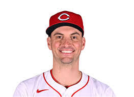 Brad Suter's Instagram, Twitter & Facebook