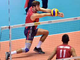 How to volley a volleyball. How To Achieve The Ready Position In Volleyball