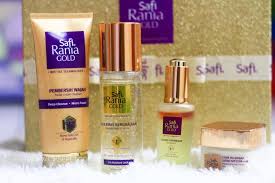 Bio nano gold 24k yang ada dalam produk safi rania gold ini dikatakan mampu meresap hingga lapisan dermis untuk merangsang penghasilan kolagen supaya tekstur kulit dekat bawah ni pulak fadzi kongsikan step by step cara pemakaian set rangkaian safi rania gold beetox technology. Rangkaian Anti Penuaan Safi Rania Gold Cerita Budak Sepet