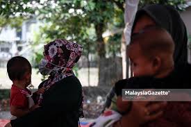 Karena, akta kelahiran menjadi surat penting atas kelahiran si buah hati, dan sebagai persyaratan didalam jenjang pendidikan dan kemudian untuk syarat mencari pekerjaan, dll. Kadar Kelahiran Di Malaysia Jatuh Ke Paras Terendah Dalam Tempoh Sedekad