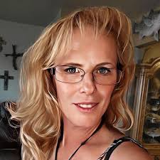 Amazon.com: Ali Morrow: books, biography, latest update