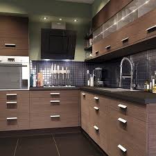 Vue Cuisine Castorama Chene Fume Avec Plan De Travail Noir Gris Fonce Couleur Pas Mal Meme Si Garde Mur Blanc P Cuisine Bois Castorama Cuisine Cuisine Chene