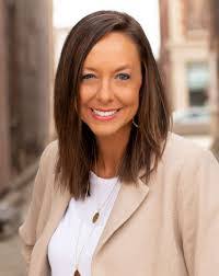 Tami Larsen's Instagram, Twitter & Facebook