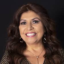 Elizabeth Rabago's Instagram, Twitter & Facebook