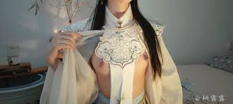 白桃露露鹊桥仙辞