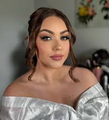 I'm Ariana, a bridal hair and makeup artist, and I would love the honor of  being part of your special day. I specialize in soft, natural glam that  feels effortless and timeless,