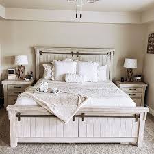 Various combinations of bedside lamps, floor lamps, ceiling fixtures, and mood lighting make it easy to read in bed, get dressed and undressed, enjoy romance, and relax. 15 Best Modern Farmhouse Bedroom Decor Ideas