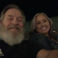 Who to call for help with a tangled hen?