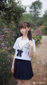 JK少女：想我就抱抱空气，小可爱无处不在_wb_圆脸_图文