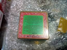 Bedak ini digunakan dengan cara dijadikan sebagai masker atau disapu terus ke muka sebelum tidur. Review Jujur Bedak Padat Fanbo Hoi Tong Sam Fong
