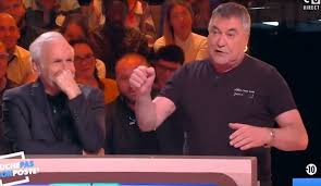 Les blagues nulles sont celles qui, le plus souvent, génèrent des soupirs et de très faibles gloussements de la part de l'auditoire. Blague De Bigard Sur Un Viol Le Csa A Recu Plus De 1 500 Signalements De Telespectateurs