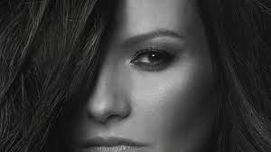 Diane Warren: compuso clásicos para Aerosmith, Cher y Céline Dion, fue  nominada varias veces al premio Oscar y ahora apuesta a un nuevo rumbo