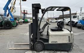Crown SC-4040-35 Forklift