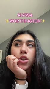 Alyssa Worth's Instagram, Twitter & Facebook