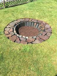 Eine Feuerstelle Fur Laue Sommerabende Feuerstelle Garten Garten Garten Pflanzen