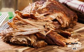 La spalla di maiale sfilacciata o pulled pork è una ricetta di origine americana che andrebbe preparata con il barbecue, ma è possibile cucinarla anche nel. Bbq Eventi Grigliate E Barbecue A Domicilio Per Il Tuo Compleanno Grill Street Bbq