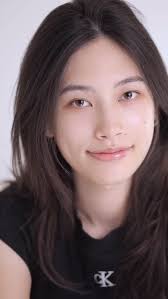 野生眉的精髓, 不只是眉毛改变，而是整个气场的变化✨, 天生五官立体深邃，但原本眉型偏平，少了点灵动感。,  这次为她设计了一款自然小挑眉，提升了五官的立体感，, 也让整体气质更加鲜明却不突兀🖤, 眉型设计&课程咨询, 📲: +6010-9020720,  or click the whatsapp link