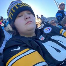 Drove to Florida to pick my homie up and o had to stop into k&t sports  cards in Daytona since I always do . Grabbed 1 rookies and stars hobby pack  and