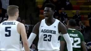 Estamos numa fase da época em que os fãs das devidas equipas sonham com a chegada de reforços de peso. Jogada Impressionante Do Portugues Que Dizem Estar A Caminho Da Nba Videos Jornal Record