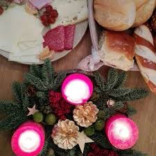 Einen Schonen Dritten Advent Wir Haben Gut Gefruhstuckt Jetzt Wird Gespielt Und Gekuschelt Wahrend Der Mann Sich An Seiner Er Instagram Posts Instagram Dec
