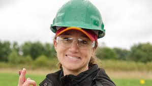 22 Photos: DuPont Pioneer employees help build home