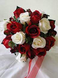 Wedding bouquets red white and ivory. Photo Via Project Wedding Red Wedding Flowers Red Bouquet Wedding Wedding Flowers Red Roses