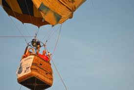 Nu sunt drumuri rele, nu sunt fețe triste ai impresia ca ai ajuns in rai. Parada Baloanelor Cu Aer Cald MarcheazÄ In 2017 Cea De A 12 A EdiÈie Europa Fm