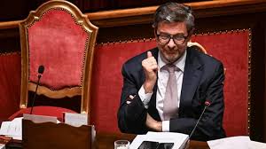 Dfp al voto, Giorgetti: “Un Paese indebitato non è totalmente libero”. Via libera da Camera e Senato