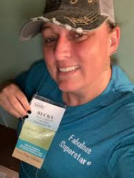 Becky Saathoff 🌼 (@Beckster025)