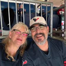 What are good casual restaurants in Columbus for wings and salads for a  date night?