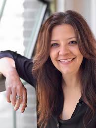 Stephanie Laing's Instagram, Twitter & Facebook