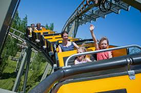 Le shambala à portaventura, le plus haut grand 8 d'europe. Freizeitparks Erlebnisparks Normandie Normandie Urlaub Frankreich