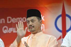 Tengku zulpuri şah bin raja puji (jawi: The Real Malay Dilemma The Arrogant Royalty Malaysia Today