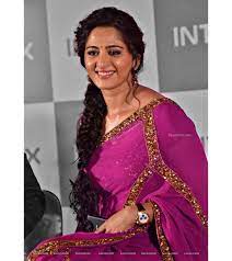 Anushka in om namo venkatesaya. Anushka Shetty On Twitter Dazzling Edit In Saree What S Your Choice Anushkashetty Anushkashetty Sweety Sweety Anushka Anushka