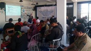 Bencana adalah peristiwa atau rangkaian peristiwa yang mengancam dan mengganggu kehidupan dan penghidupan masyarakat yang disebabkan, baik oleh faktor alam dan/atau faktor nonalam maupun faktor manusia sehingga. Kementerian Komunikasi Dan Informatika