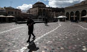 Ιδιαίτερα κρίσιμη για τα επόμενα βήματα της επιστροφής στην κανονικότητα θεωρείται η τρέχουσα εβδομάδα, αφού αναμένονται αποφάσεις για περαιτέρω χαλάρωση της μέτρων της πανδημίας. 4gcsiq Uqqw Um