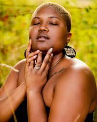 Ashley Goode's Instagram, Twitter & Facebook