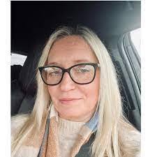 Kathleen Rutter's Instagram, Twitter & Facebook