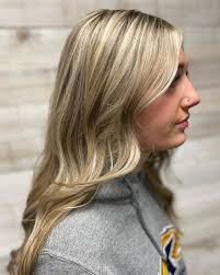 Cara is Spring Break Ready!! ☀️💦🌴 #blondes #babylights  #schwarzkopfblondeme @schwarzkopfpro #springbreakhair @studio9salon_spa