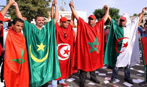 تونس، رسميًا الجمهورية التونسية، هي دولة عربية تقع في شمال أفريقيا يحدها من الشمال والشرق البحر الأبيض المتوسط ومن الجنوب الشرقي ليبيا (459 كم) ومن الغرب الجزائر (965 كم). Ø¨Ø¹ÙŠØ¯Ø§ Ø¹Ù† ØµØ±Ø§Ø¹ Ø§Ù„Ø³Ø§Ø³Ø© ÙƒÙŠÙ ØªÙ†Ø³Ø¬ Ø´Ø¹ÙˆØ¨ Ø§Ù„Ù…ØºØ±Ø¨ Ø§Ù„Ø¹Ø±Ø¨ÙŠ Ø¹Ù„Ø§Ù‚Ø§ØªÙ‡Ø§ ØµØ­ÙŠÙØ© Ø§Ù„Ø§Ø³ØªÙ‚Ù„Ø§Ù„