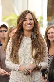 Demi lovato likes to use different hair color. Demi Lovato Hair Pictures Popsugar Latina