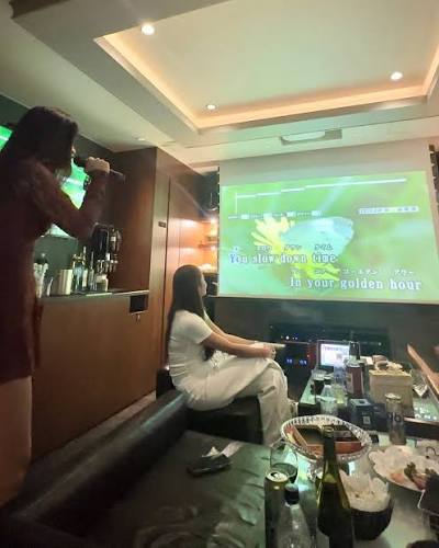 We discovered the most VVIP karaoke experience here at Premium Karaoke  Modis in Shinjuku! The spacious private room had its own bar (drink all you  can!), huge screens on ALL walls (360