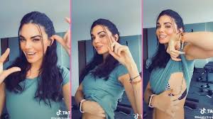 Amo Mi Tatuaje Livia Brito Grabo En Su Cuerpo Una Frase De Su Mama Espectaculos Las Estrellas Tv Toda la información sobre livia brito en formulatv: amo mi tatuaje livia brito grabo en su cuerpo una frase de su mama