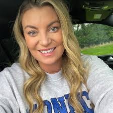 Karen Lipka's Instagram, Twitter & Facebook