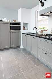 grijze landelijke keuken keuken ontwerp keuken idee keuken ontwerpen
