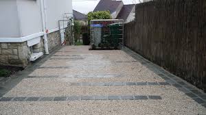 Zone De Stationnement Paves Et Gravillon Dans Nids D Abeille Terrasse Pave Exterieur Paysagiste